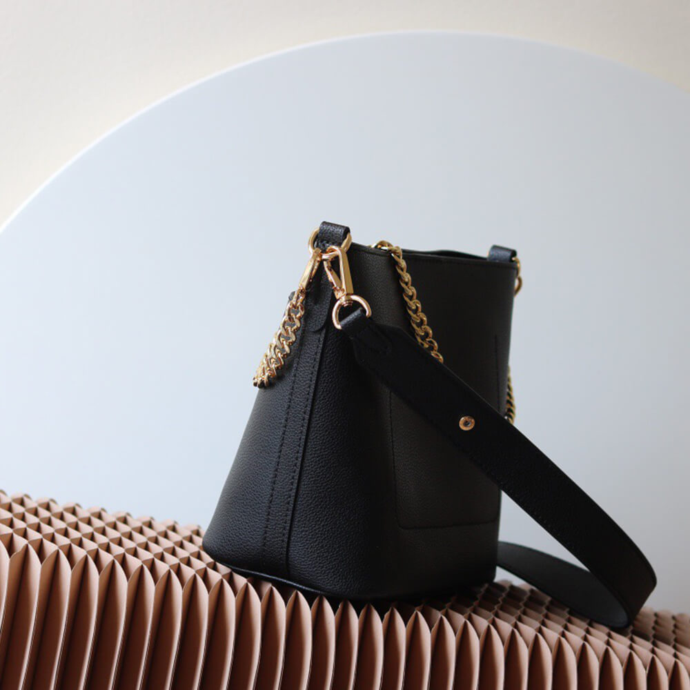 LV Lock and Walk
