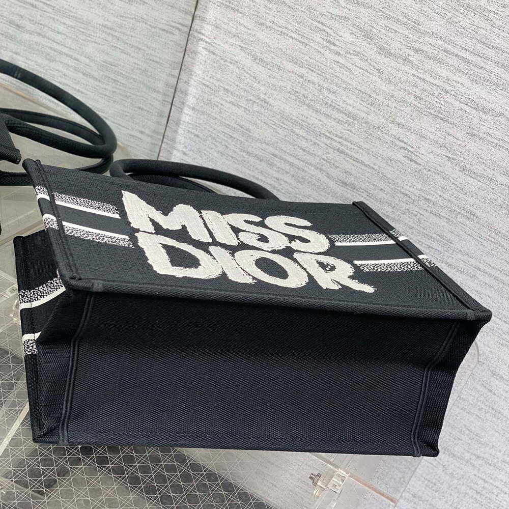 medium D*or book tote
