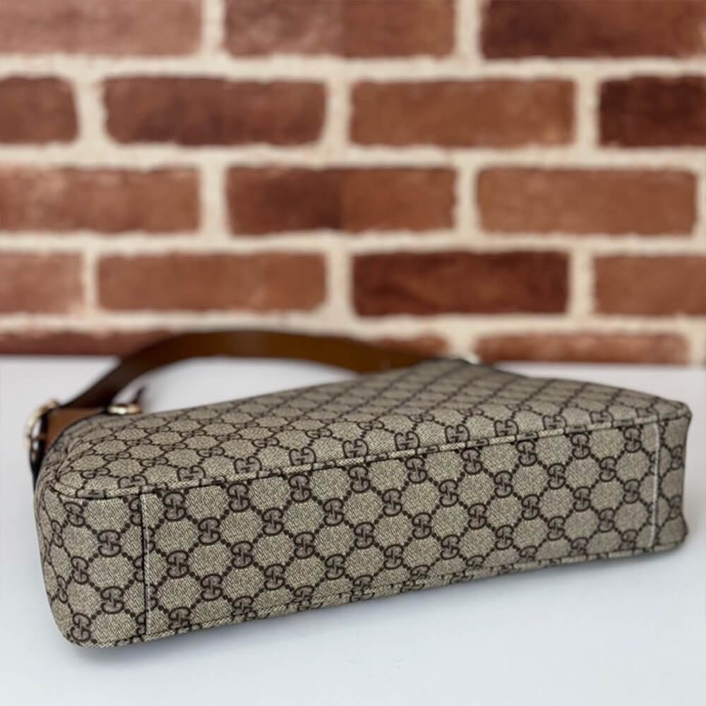 GG Emblem medium shoulder bag