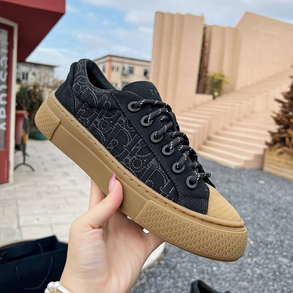 D*or b33 sneaker